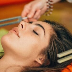 Sesja dźwiękoterapii kamertonami